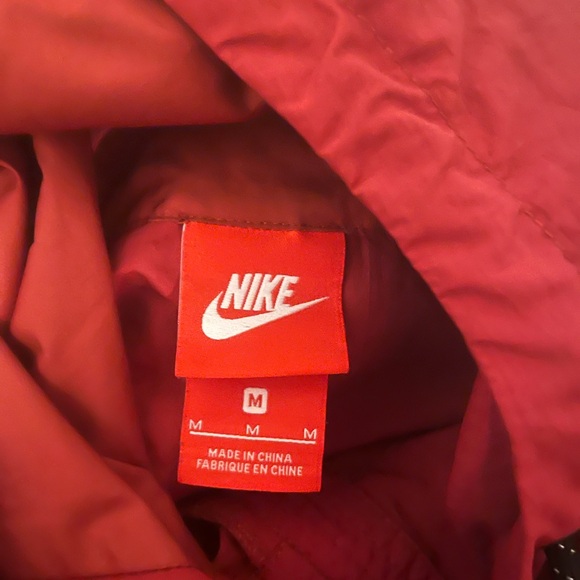 red nike rain jacket - Picture 3 of 3